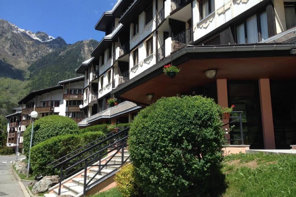 Au Coeur De Chamonix, Un Ecrin De Verdure Apartman Kültér fotó