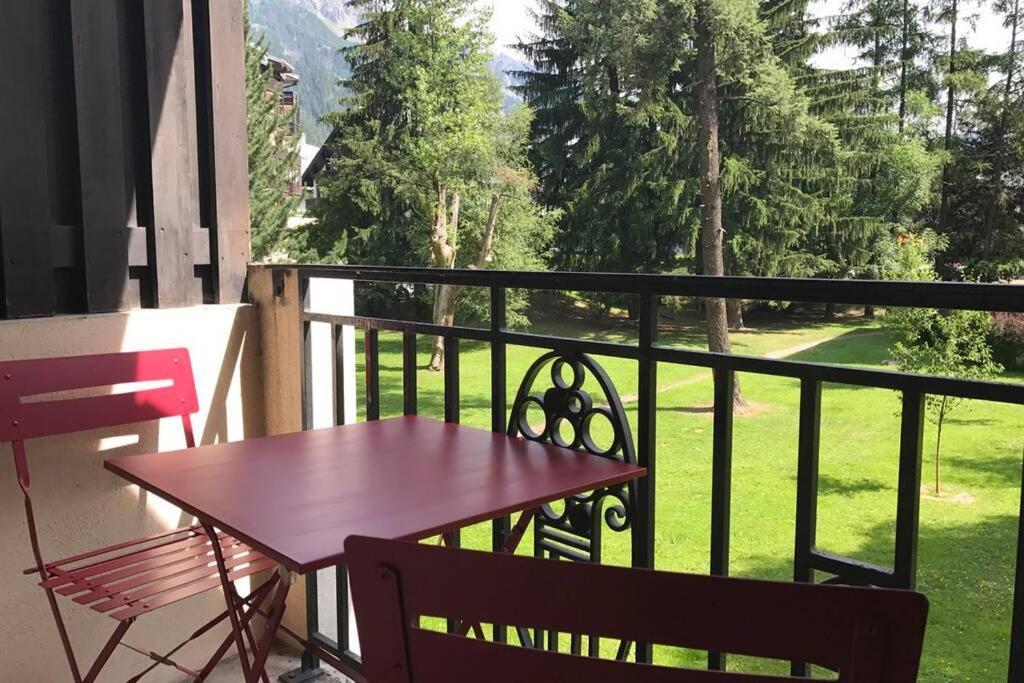 Au Coeur De Chamonix, Un Ecrin De Verdure Apartman Kültér fotó