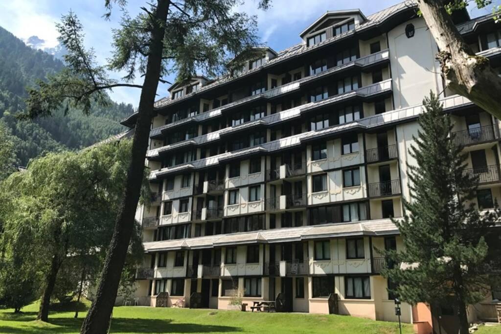 Au Coeur De Chamonix, Un Ecrin De Verdure Apartman Kültér fotó